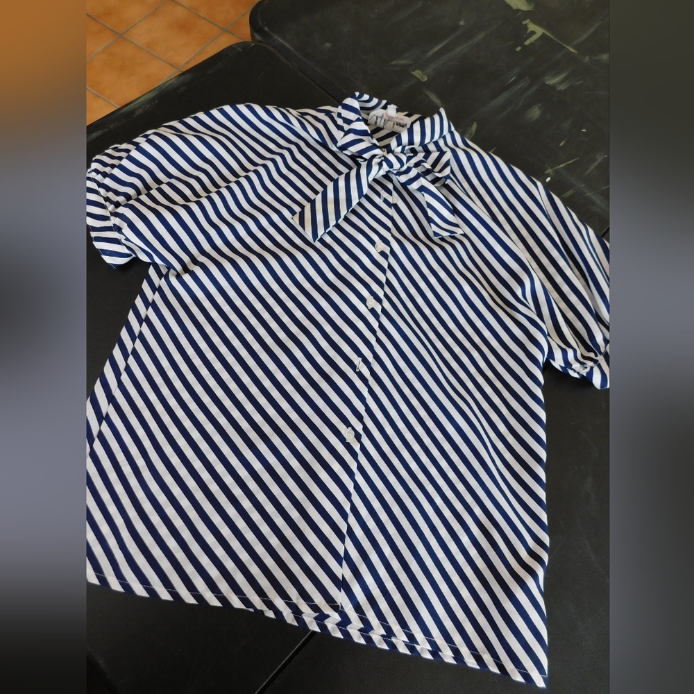 VINTAGE - Striped Bow Blouse